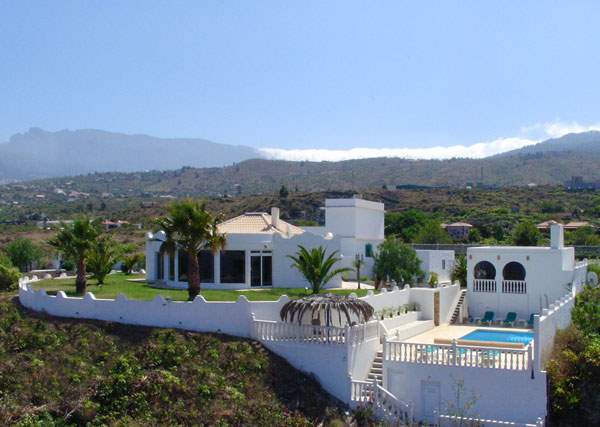 Traumhafte Luxus-Villa mit Meerblick und Pool