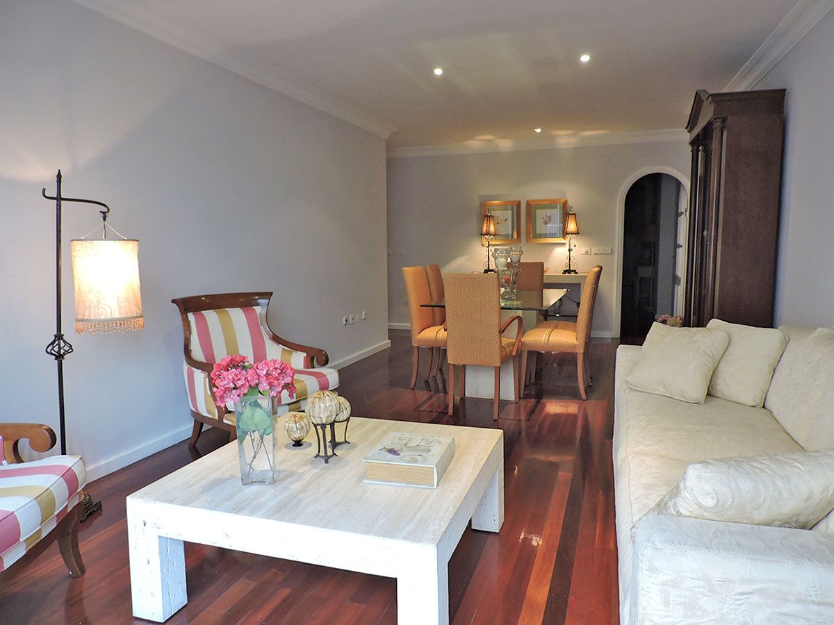 Apartment Versicolor